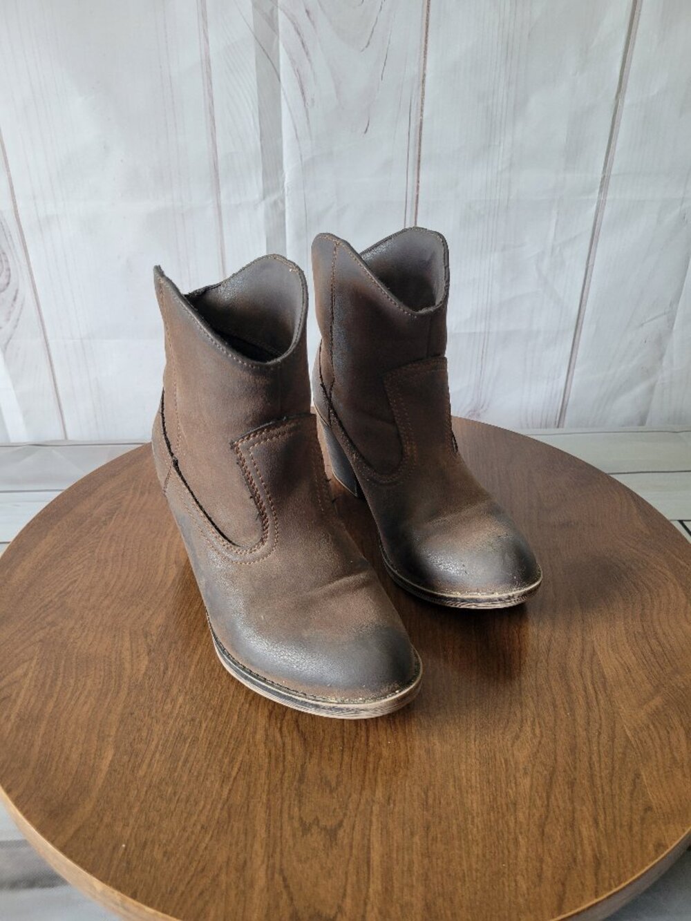 Rocket Dog Soundoff Women’s 6.5 Ankle Boots w/ Block Heel. Cowgirl western boots